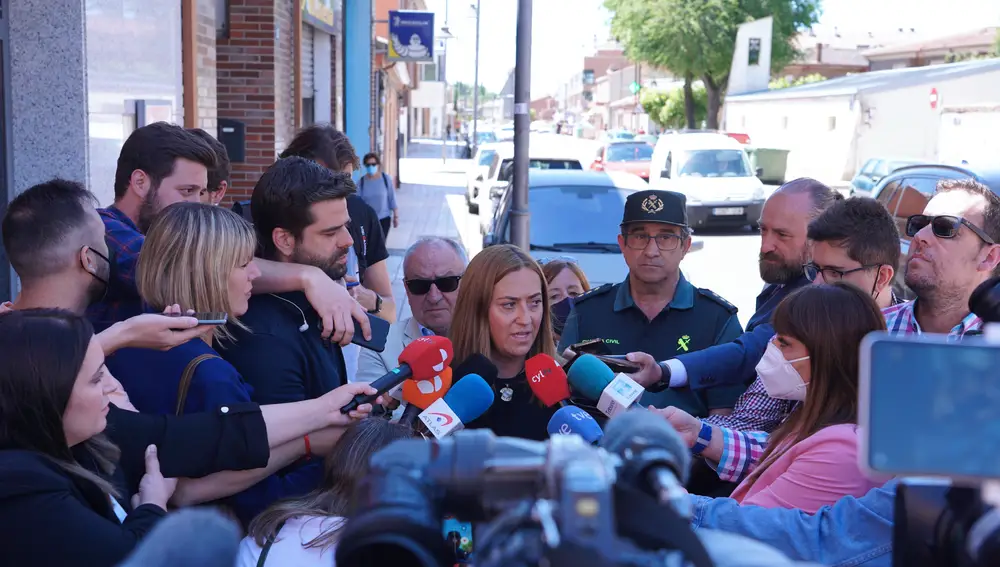 La delegada del Gobierno en Castilla y León, Virginia Barcones, atiende a los medios de comunicación