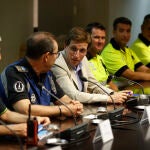 Martínez-Almeida, durante la reunión que mantuvo en Cibeles con los mandos de los servicios municipales que participaron en el dispositivo de la cumbre de la OTAN