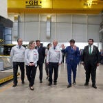 El presidente de la Junta, Alfonso Fernández Mañueco, visita la planta de Nissan en Ávila junto al vicepresidente de operaciones de Nissan en la región de AMIEO, Kevin Fitz Patrick; el consejero de Economía y Hacienda, Carlos Fernández Carriedo; el presidente de la Diputación, Carlos García; y el alcalde de Ávila, Jesús Manuel Sánchez Cabrera