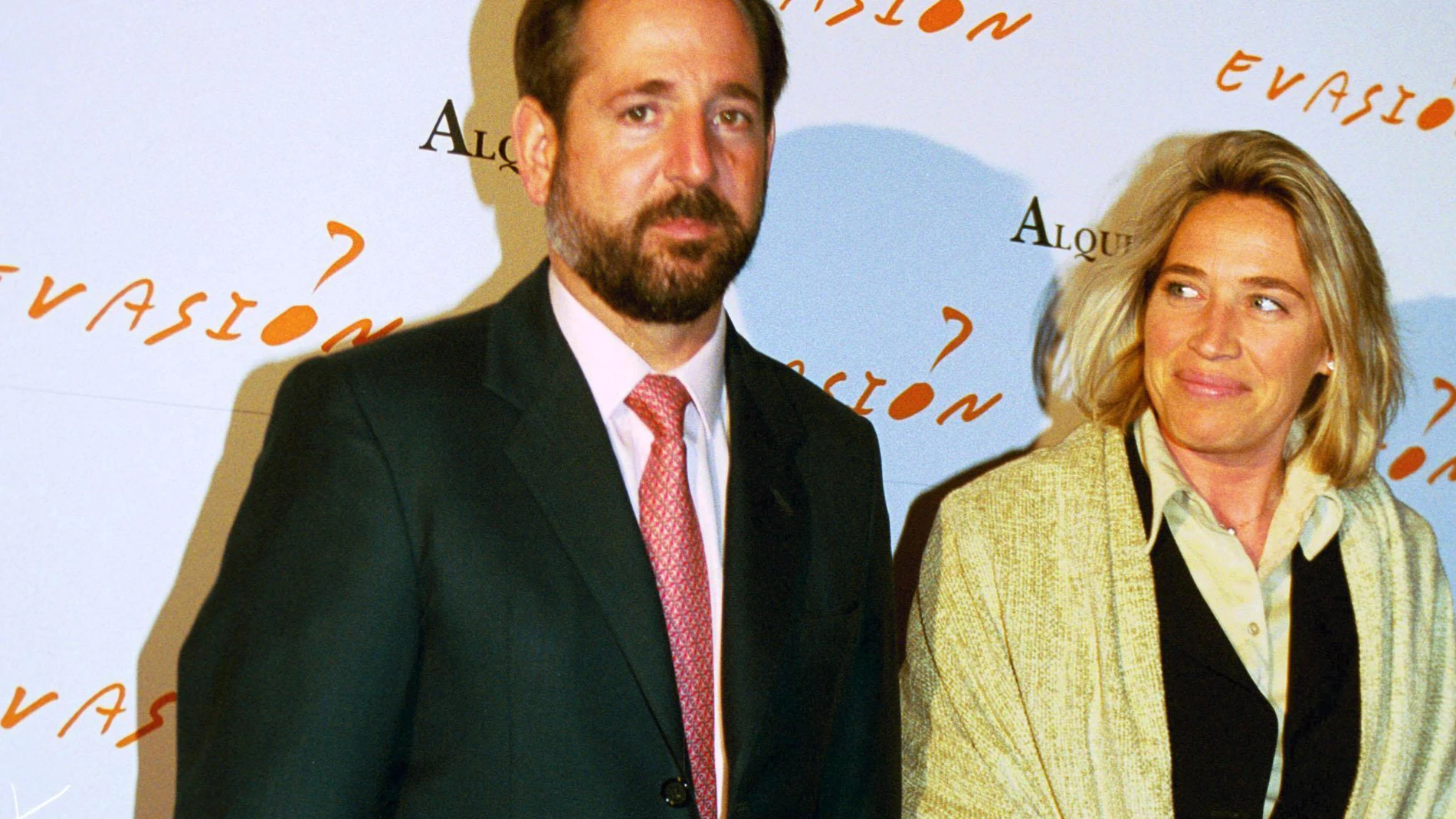 JUAN DE LA SIERRA , MARQUÉS DE URQUIJO