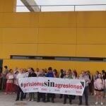 Imagen de la concentración a las puertas de la cárcel