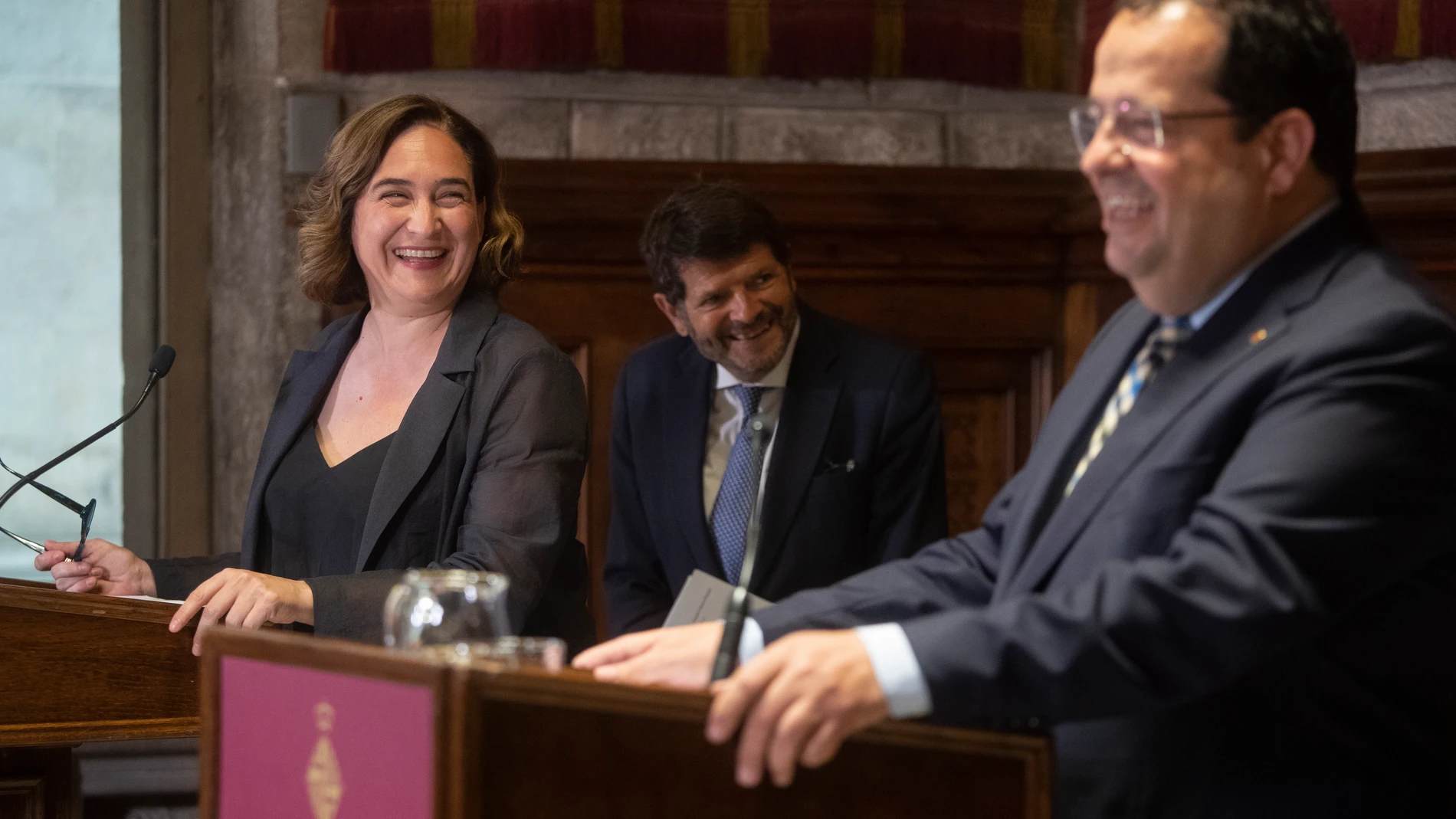 La alcaldesa de Barcelona, Ada Colau preside la reciente Junta Local de Seguridad de Barcelona con el conseller de Interior, Joan Ignasi Elena y el responsable de seguridad, Albert Batlle