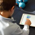 Adolescentes con tableta