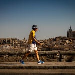 La ola de calor mantiene este domingo en alerta a casi toda España -11 comunidades- y Castilla-La Mancha sigue con aviso naranja en la provincia de Toledo donde se alcanzarán hasta 40 grados en la comarca de Talavera