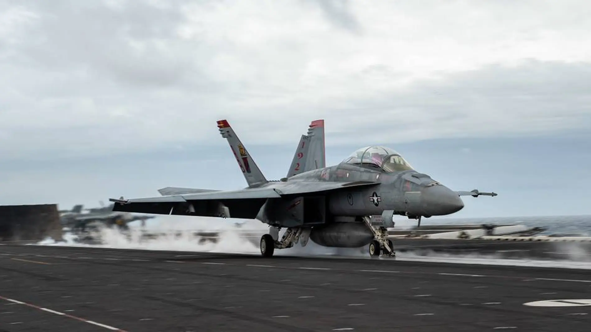 Un F-18 en el portaaviones USS Truman