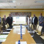 Los consejeros de Economía y Hacienda y de Industria, Comercio y Empleo, Carlos Fernández Carriedo y Mariano Veganzones, respectivamente, durante la reunión con los responsables de las diputaciones de Zamora, Palencia, Valladolid y León para avanzar en el Plan de Fomento de Tierra de Campos