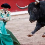 Antonio Ferrera con el capote, en Pamplona