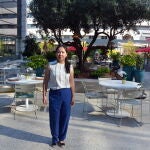 Julia Zhou en la terraza de Kököchin