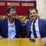El presidente de la Junta de Andalucía, Juanma Moreno, con Juan Marín