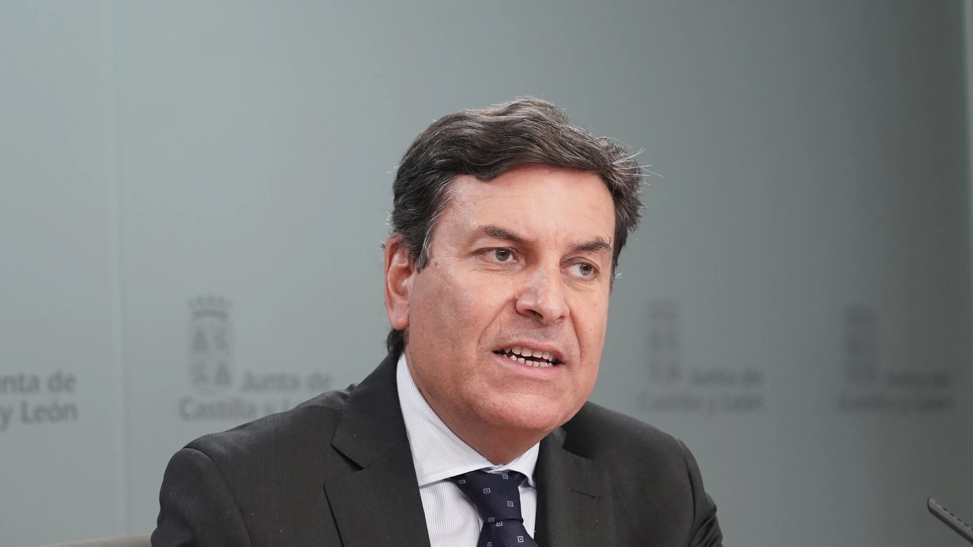 El portavoz de la Junta, Carlos Fernández Carriedo, explica los acuerdos del Consejo de Gobierno