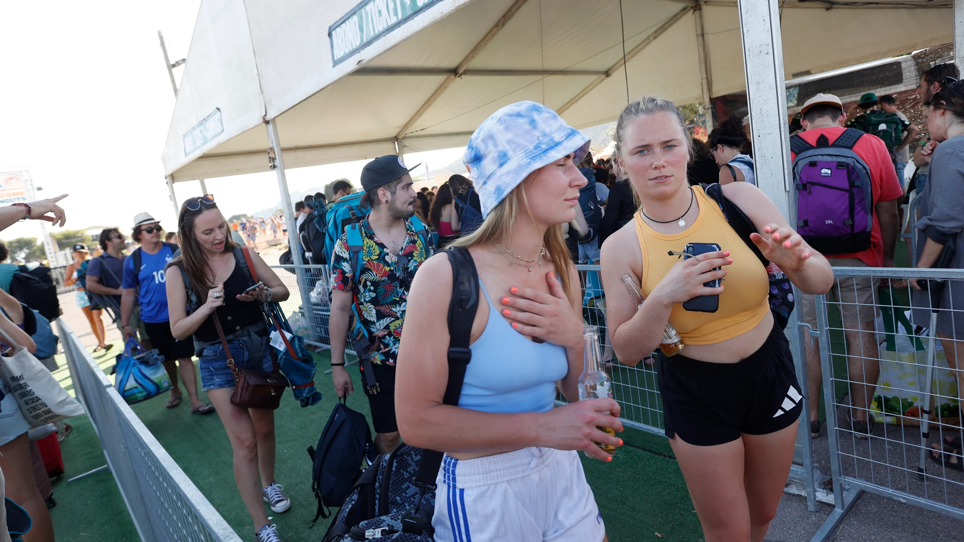 GRAFCVA7209. BENICASIM (CASTELLÓN), 14/07/2022.- El Festival Internacional de Benicàssim (FIB) reabre sus puertas tras dos años de parón por la pandemia, una etapa de profundas transformaciones internas para recuperar el terreno perdido y un cartel que abrirán los españoles Lori Meyers e Izal y los británicos Tom Grennan y Declan McKenna. EFE/Doménech Castelló