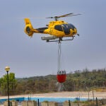 Medio aéreos trabajan en la extinción del incendio