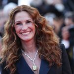 Julia Roberts con la joya central de la colección.