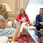 La ministra Raquel Sánchez junto a la delegada del Gobierno, Virginia Barcones y el diputado del PSOE por León, Javier Cendón