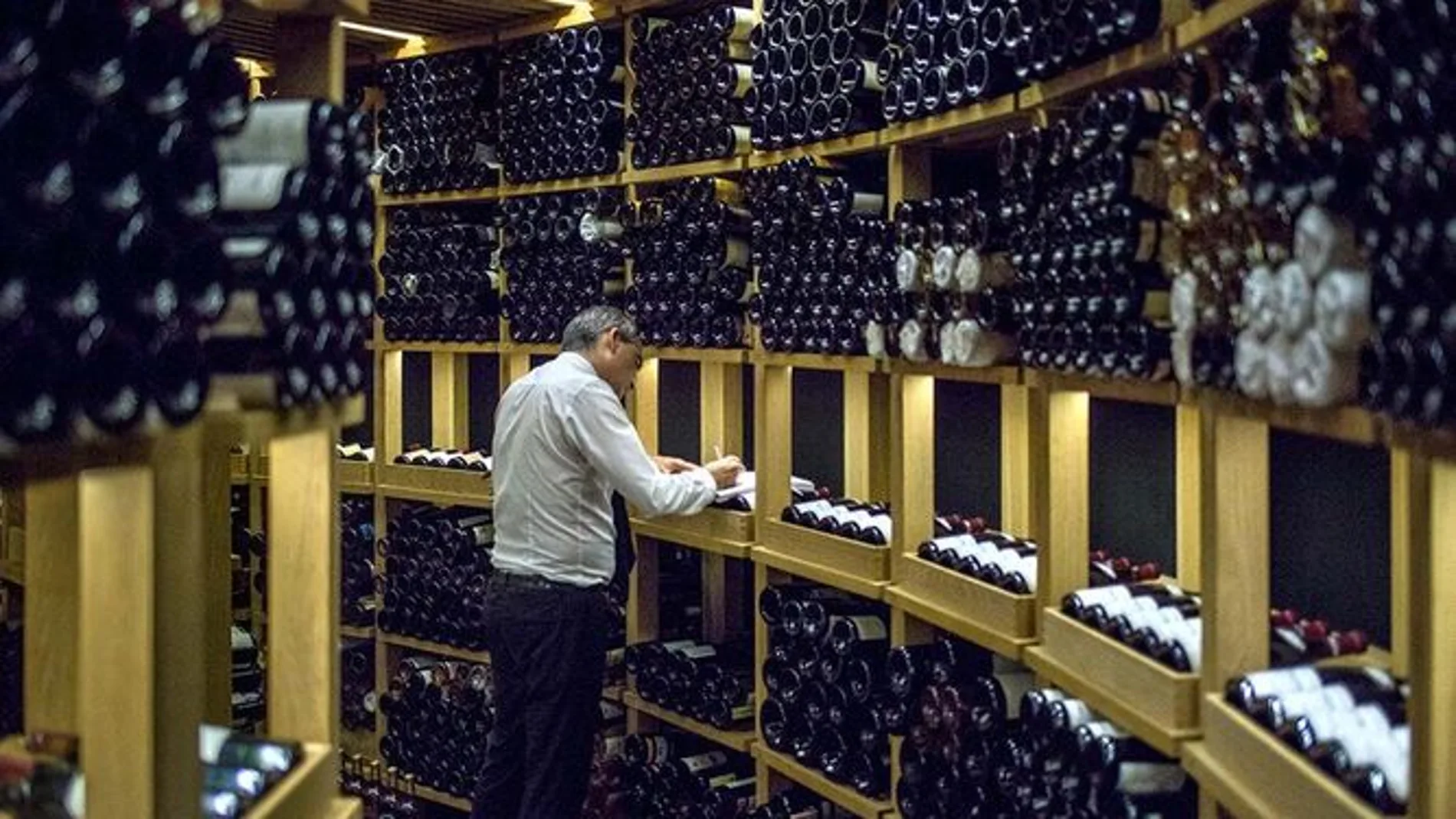 Bodega del restaurante Atrio, en Cáceres, en el que dos ladrones sustrajeron en octubre del pasado año 45 botellas de vino valoradas en 1,6 millones de euros