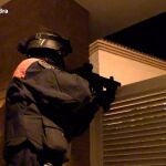 En el operativo policial para detener a las 46 personas acusadas de vender cocaína participaron 450 agentes de Mossos d'Esquadra.