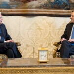 El presidente de Italia, Segio Mattarella, con el primer ministro Mario Draghi en el palacio del Quirinale de Roma, donde el primer ministro ha presentado su dimisión
