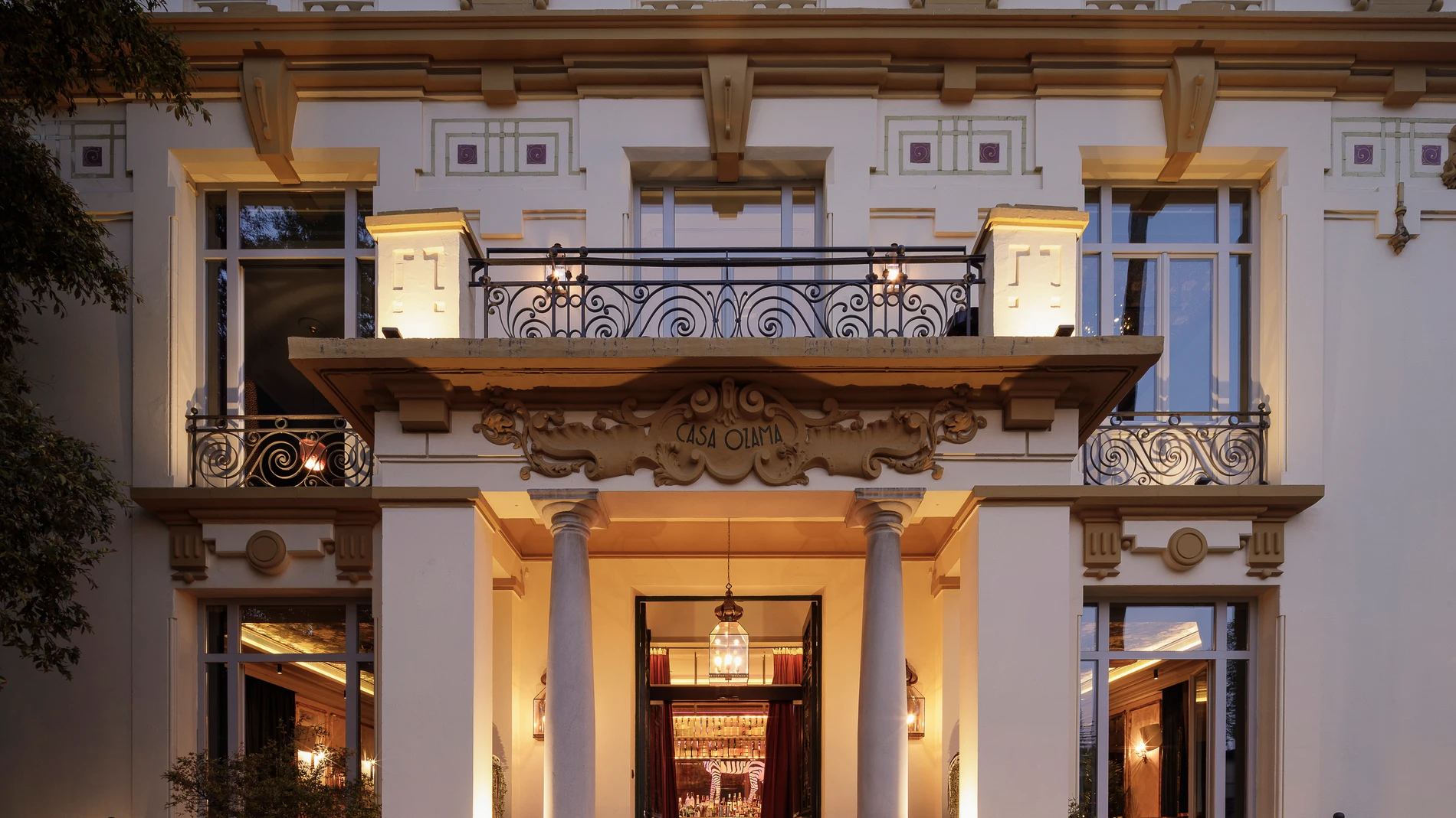 Fachada principal del restaurante sevillano