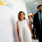 La ministra de Transición Ecológica, Teresa Ribera, y el presidente de la Región de Murcia, Fernando López Miras