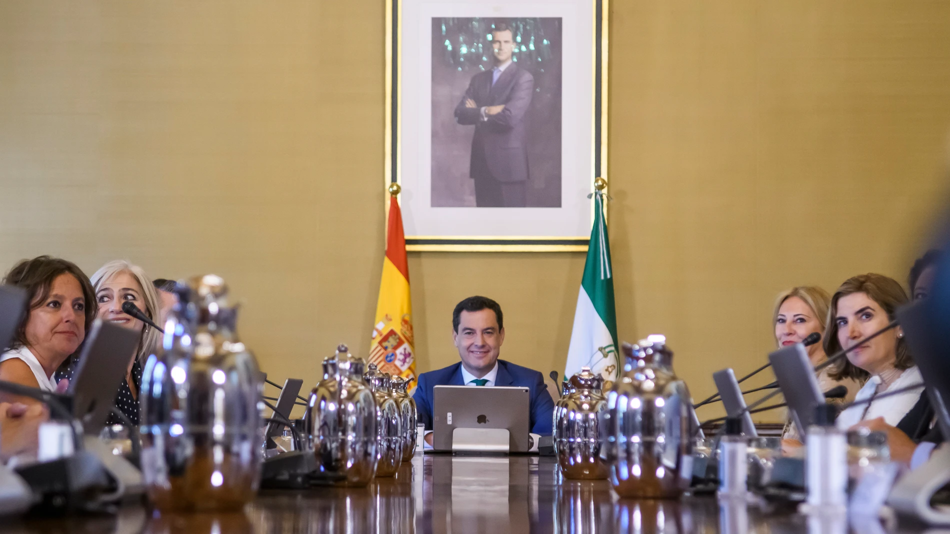 Primera reunión del Consejo de Gobierno tras la toma de posesión de los consejeros