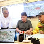 El presidente de la Junta de Castilla y León, Alfonso Fernández Mañueco, visita el puesto de mando avanzado del incendio forestal de Quintanilla del Coco