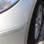 Coche arañado. Fotografía de Martin Lewison