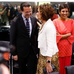 La ministra de Hacienda María Jesús Montero, conversa con el consejero de Economía, Hacienda y Empleo de la Comunidad de Madrid, Javier Fernández-Lasquetty (i) durante el Consejo de Política Fiscal y Financiera (CPFF)