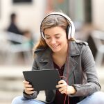 Escucha estos podcast para convertirte en toda una experta