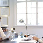 El presidente, Alberto Fernández junto al designado ministro de Economía, Sergio Massa, mientras hablan hoy en la residencia presidencial de Olivos (Argentina)
