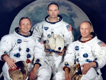 La tripulaci&oacute;n del Apolo 11: el comandante Neil Armstrong, piloto de pruebas, el piloto del m&oacute;dulo de mando Michael Collins y el piloto del m&oacute;dulo lunar Edwin Aldrin.