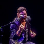 Miguel Poveda durante uno de sus conciertos