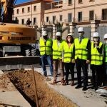 Visita de políticos a la obra