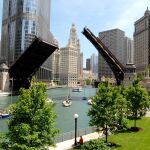 Vista del icónico puente de la Avenida Michigan