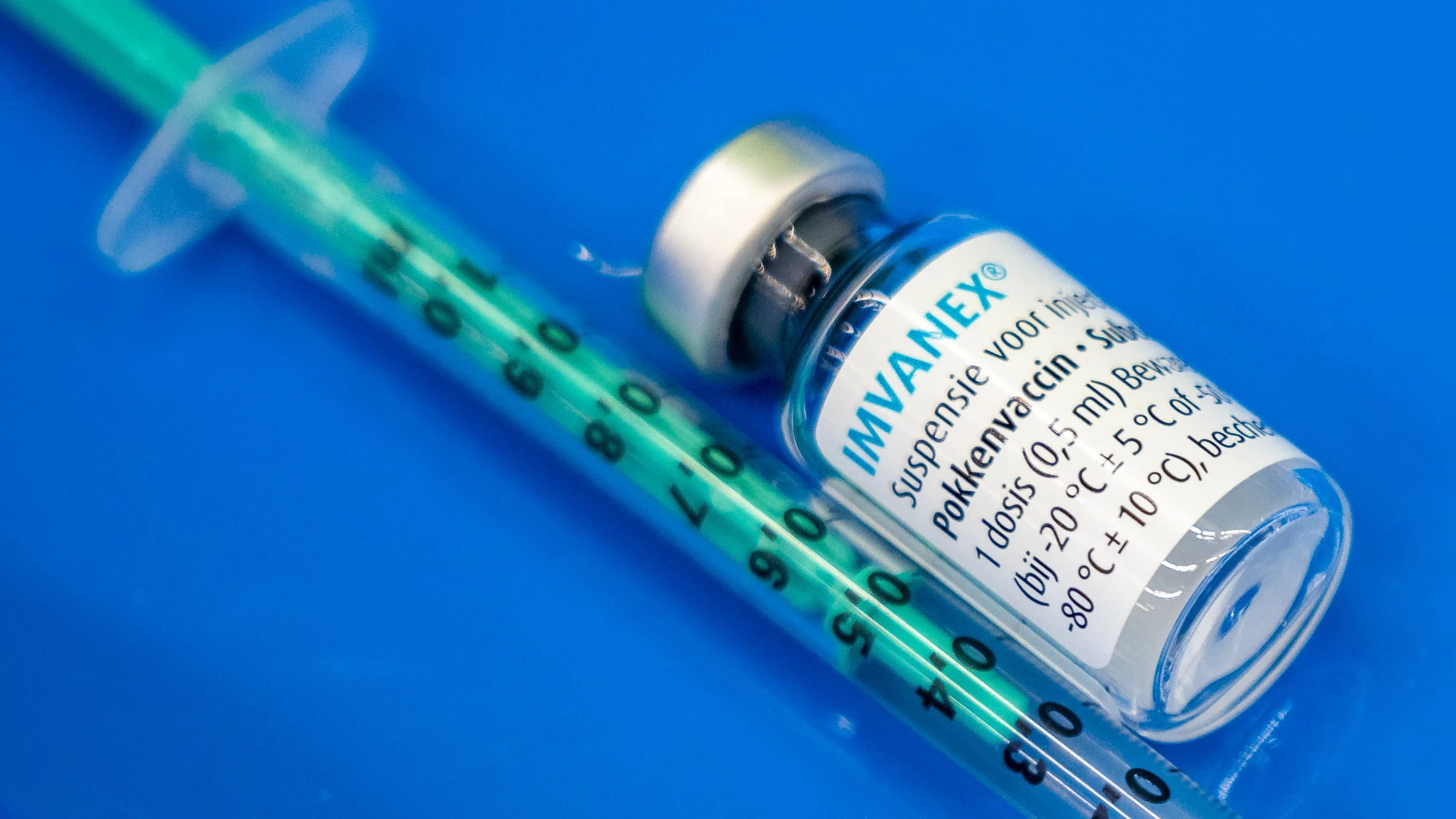 Una vacuna contra la viruela del mono. EFE/LEX VAN LIESHOUT