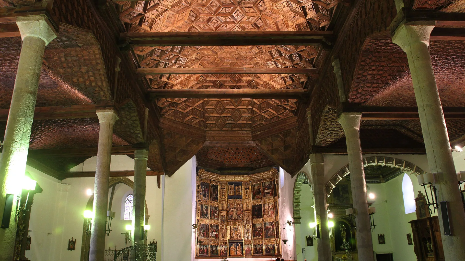 Artesonado mudejar de la Iglesia de San Facundo y San Primitivo de Cisneros (Palencia)