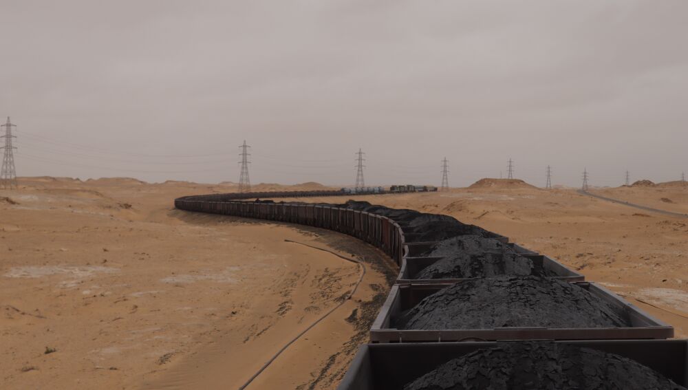 Doscientos vagones conforman el tren más largo del mundo.