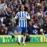 Marc Cucurella con el Brighton.