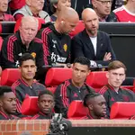 Cristiano Ronaldo, en el banquillo durante el estreno liguero