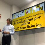 El consejero de Economía, Hacienda y Administración Digital, Luis Alberto Marín, y el director general de la Agencia Tributaria de la Región de Murcia, Juan Marín, en la rueda de prensa para informar de la evolución de las donaciones entre hermanos, tíos y sobrinos.