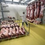 Costillares en un matadero leonés