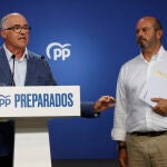 El vicesecretario de Coordinación Autonómica y Local del PP, Pedro Rollán ofrece una rueda de prensa junto al portavoz de Justicia del GPP en el Senado, Fernando de Rosa en la que han presentado una batería de iniciativas parlamentarias en materia de justicia.