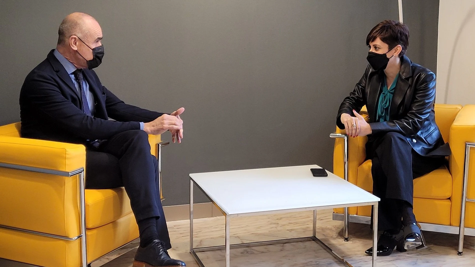 El alcalde de Sevilla, Antonio Muñoz, y la ministra Isabel Rodríguez