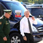 Putin con su ministro de Defensa, Sergei Shoigu