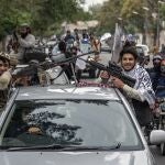 Milicianos talibanes en Kabul 