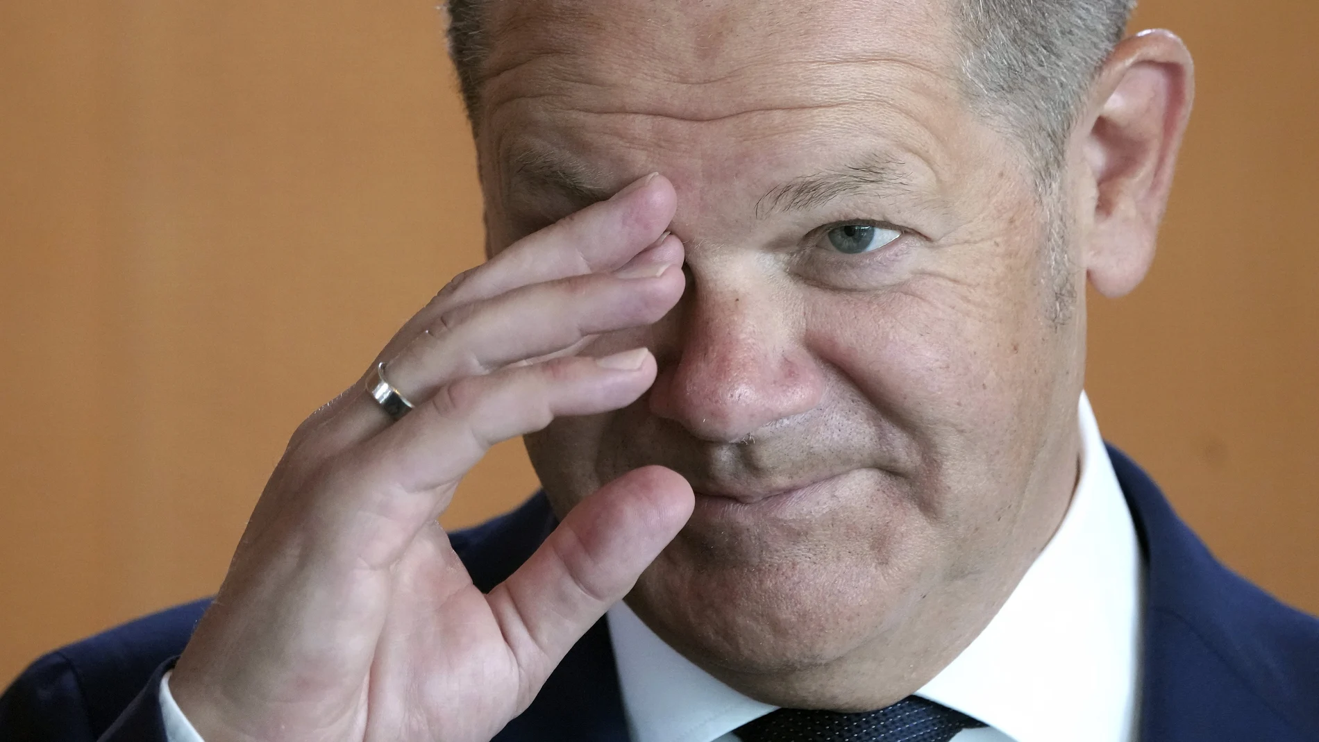 El canciller alemán, Olaf Scholz, durante una reunión con su Gabinete, ayer, en Berlín