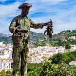 El municipio de Sayalonga está ubicado en la comarca de la Axarquía