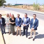 Los dos consejeros andaluces y el alcalde de Sanlúcar, entre otros, este martes en el inicio de las obras