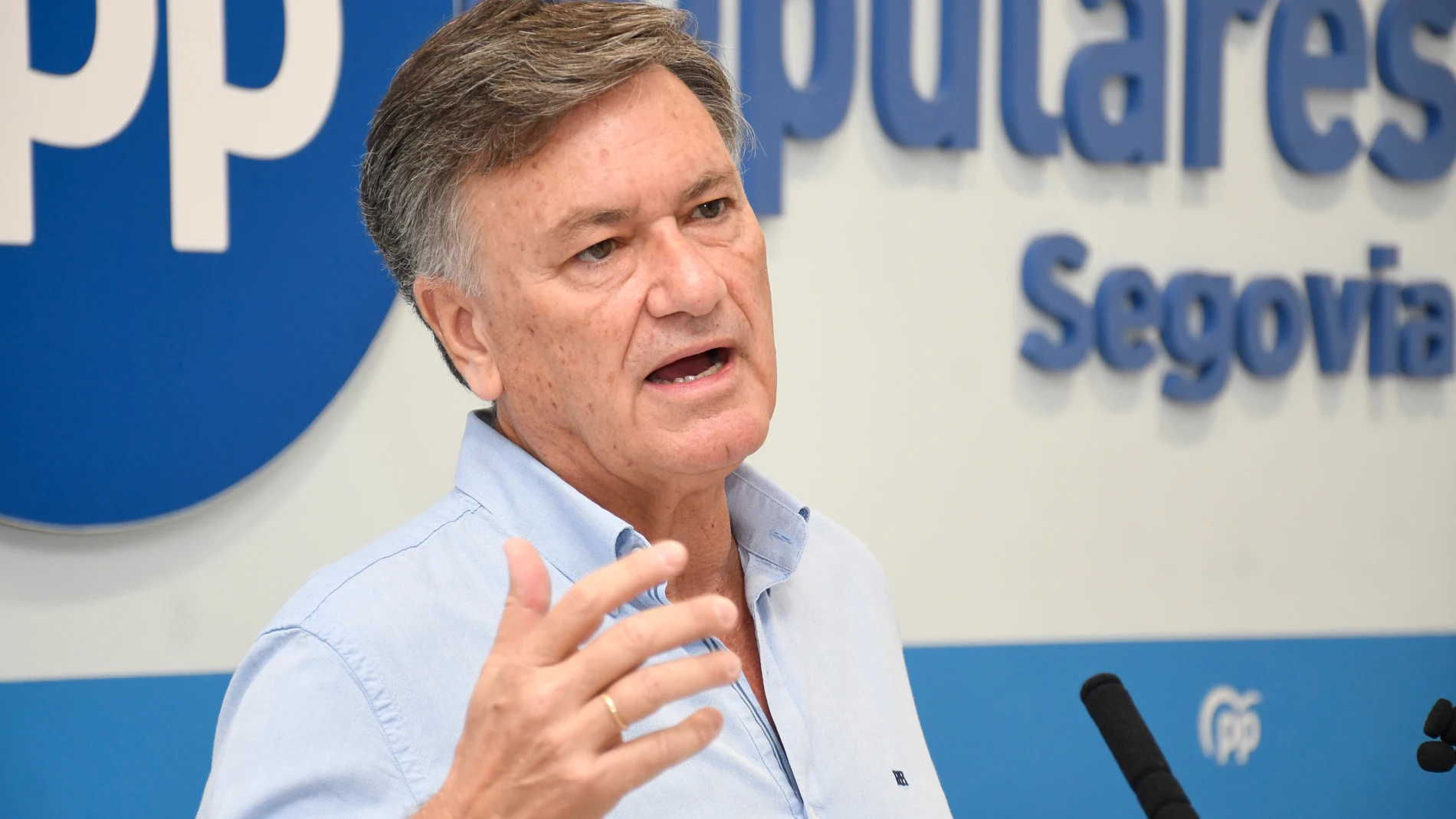 El secretario general del PP de Castilla y León, Francisco Vázquez, informa sobre asuntos de actualidad regional