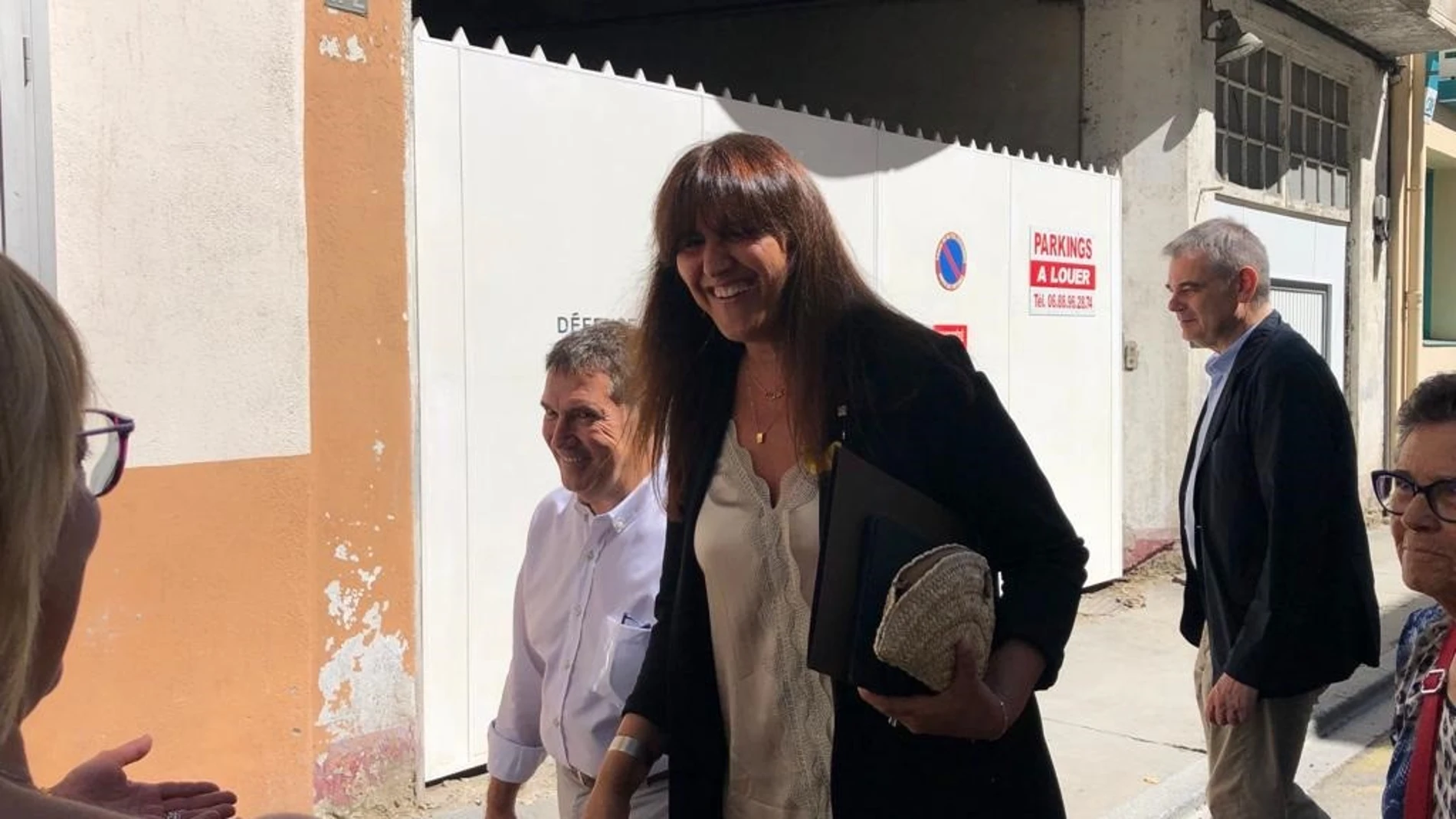 La presidenta de Junts, Laura Borràs, a su llegada a la conferencia bajo el título '¿Tiene límites el parlamentarismo?' que clausura la 54 edición de la Universitat Catalana d'Estiu