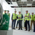 El consejero de Presidencia, Interior y Diálogo Social de la Junta de Andalucía, Antonio Sanz, durante la visita las obras de la nueva sede de Emergencias 112 Andalucía